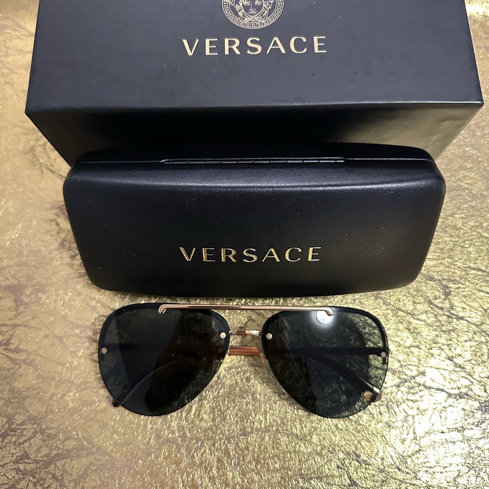 Versace Gold Aviator Sunglasses with Rimless Design - Picture 3 of 8